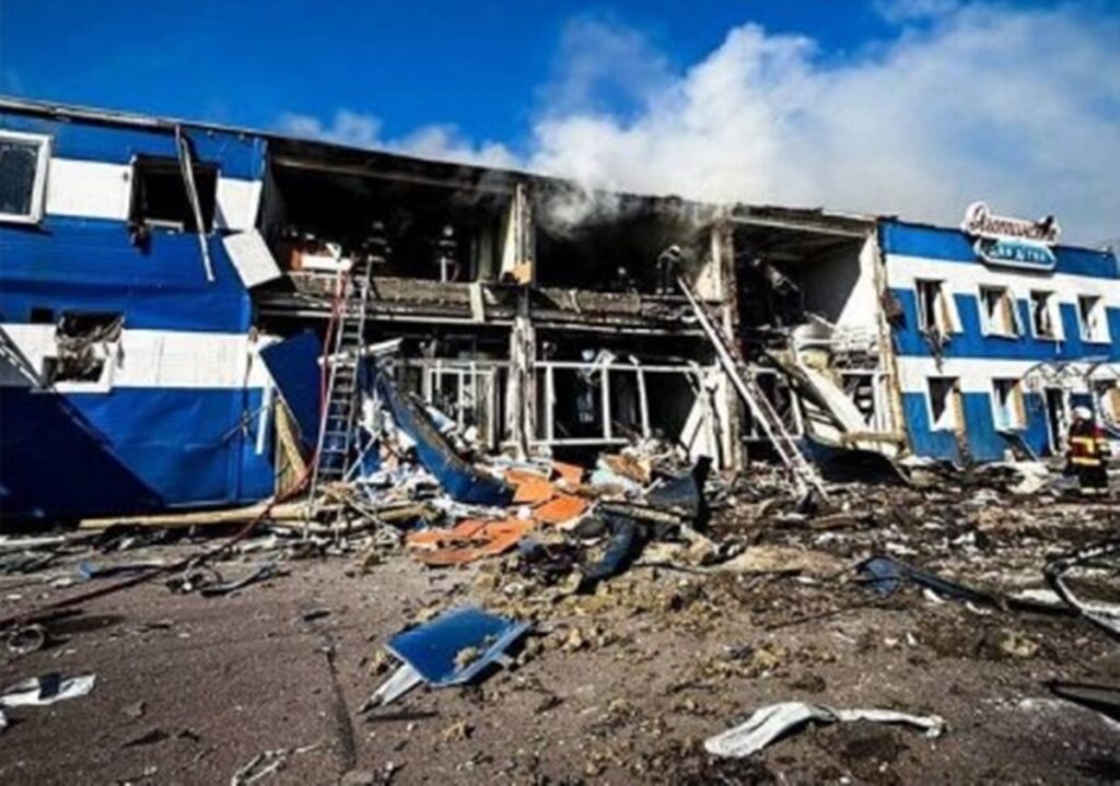 kiev:-drone-russo-atinge-fabrica-de-alimentos;-ha-pelo-menos-4-mortos
