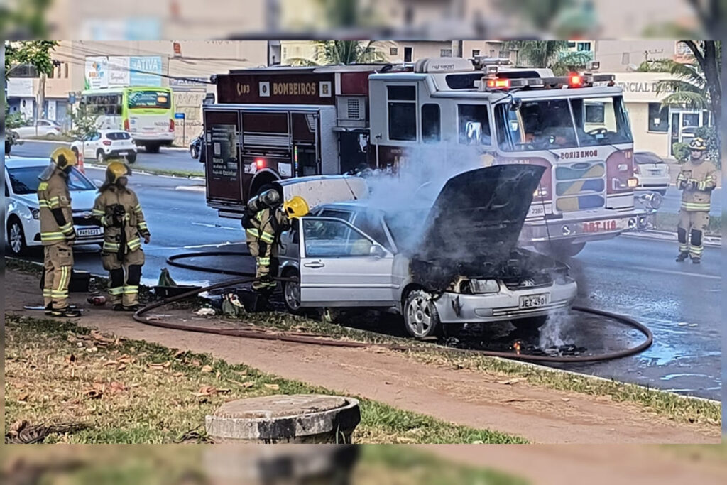 carro-pega-fogo-e-trecho-da-avenida-contorno-no-guara-e-bloqueado