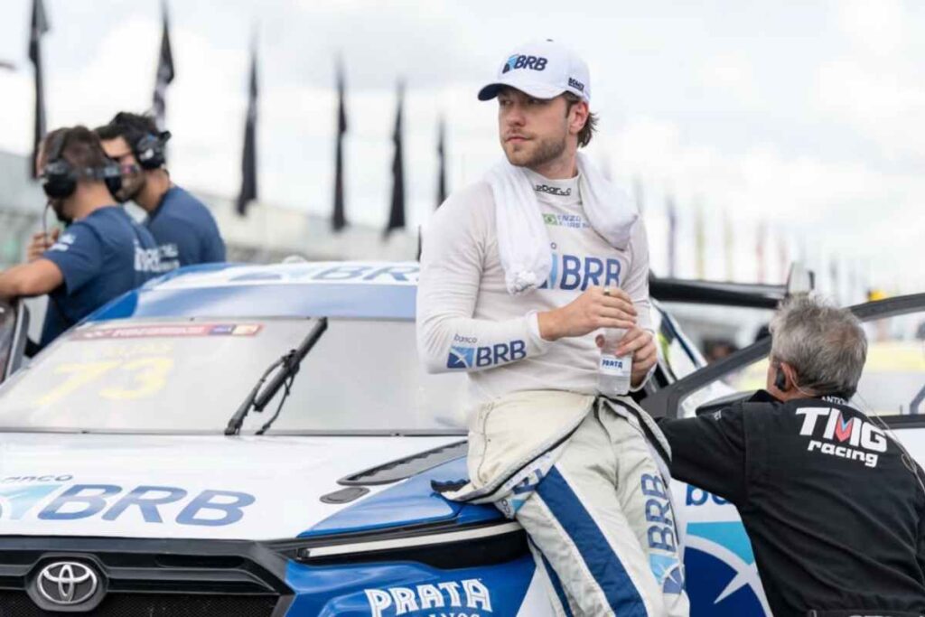 em-crise,-brb-paga-patrocinio-de-r$-3-milhoes-a-piloto-da-stock-car