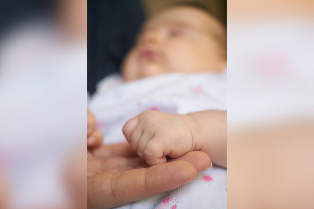 jovem-incendeia-casa-com-bebe-de-26-dias-apos-briga-por-maconha