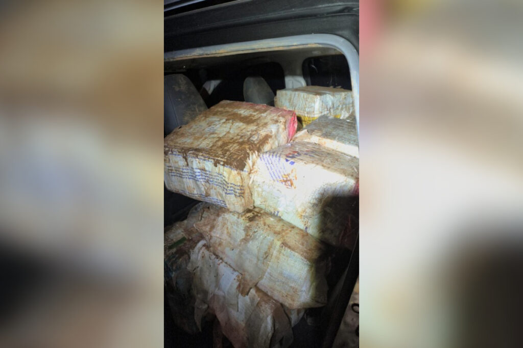 pf-acha-caminhonete-“recheada”-de-maconha-abandonada-perto-de-rio
