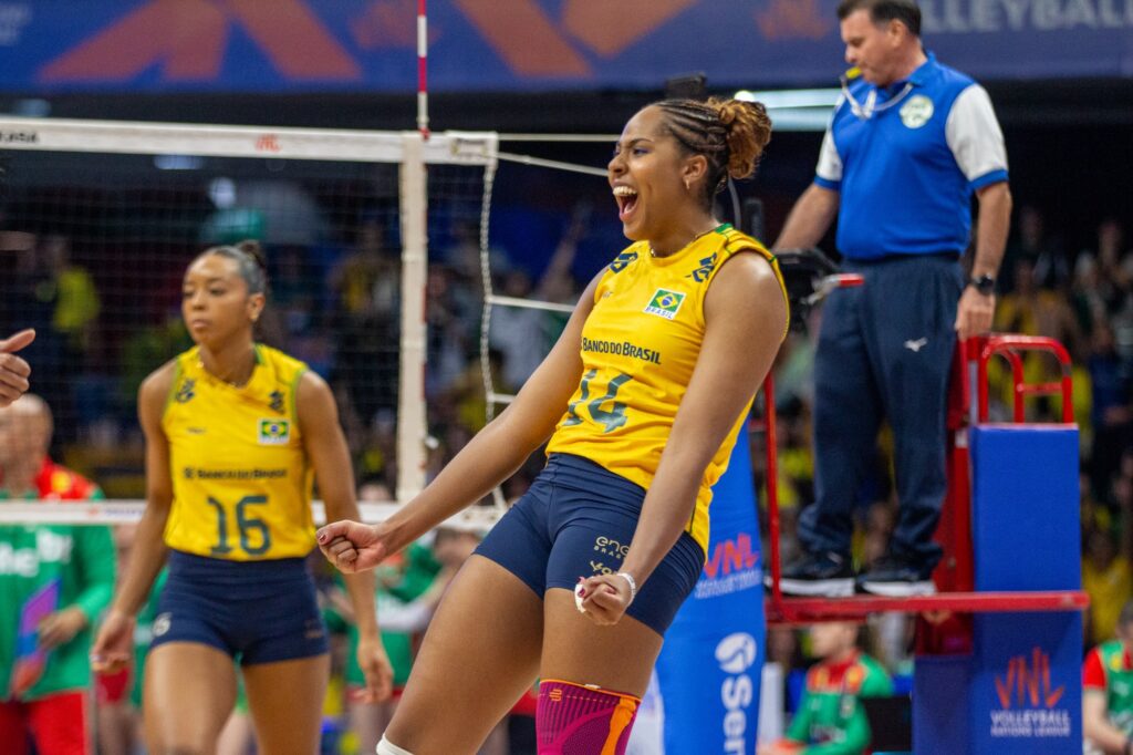 brasil-atropela-bulgaria-e-segue-invicto-na-liga-das-nacoes-de-volei
