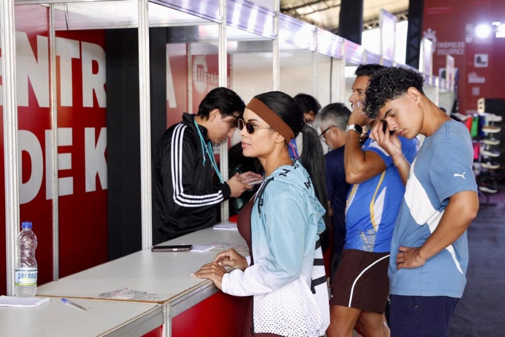 metropoles-endurance-—-corrida:-veja-quem-passou-pelo-2o-dia-de-entrega-de-kits
