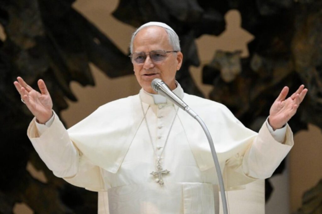 papa-leao-xiv-repete-trend-“six-seven”-durante-passeio-em-madri.-veja-video