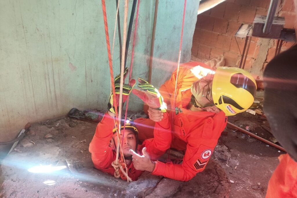 resgate-de-homem-em-cisterna-de-12m-mobiliza-equipes-dos-bombeiros