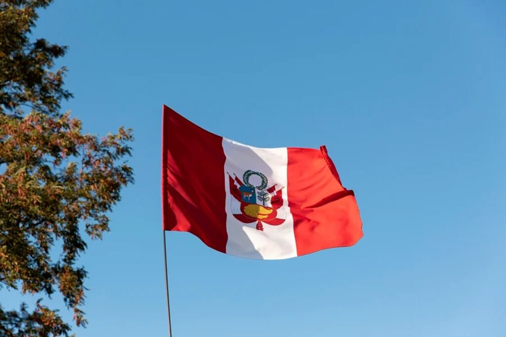 peru:-boca-de-urna-mostra-fujimori-com-vantagem-apertada-sobre-sanchez