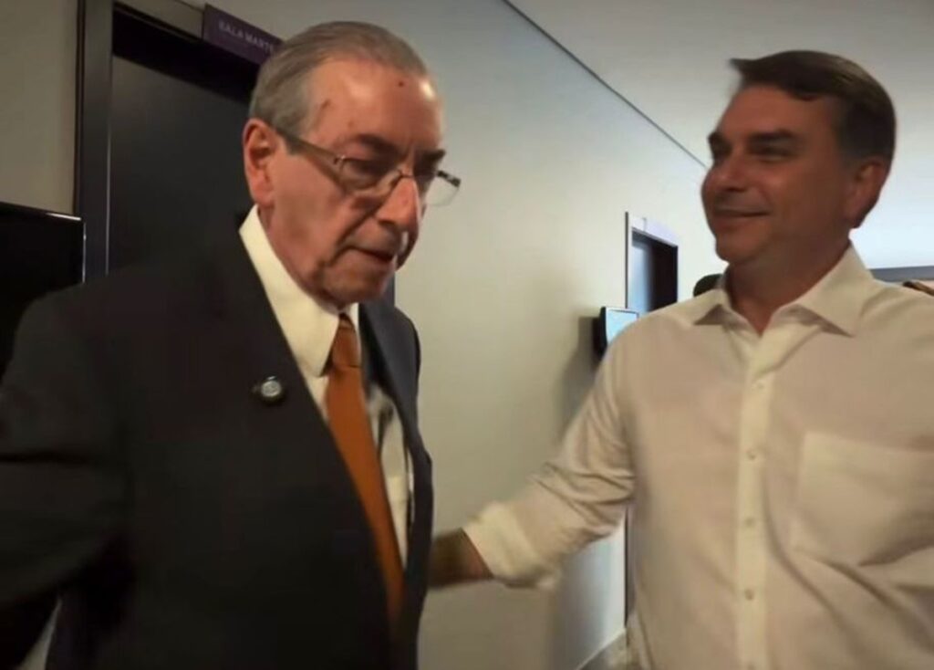 ex-presidente-da-camara-eduardo-cunha-anuncia-voto-em-flavio-bolsonaro