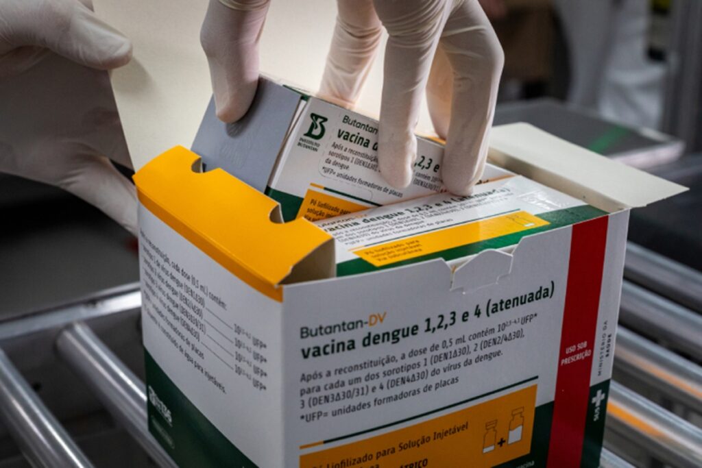 saude-investiga-duas-mortes-apos-vacina-da-dengue-do-butantan