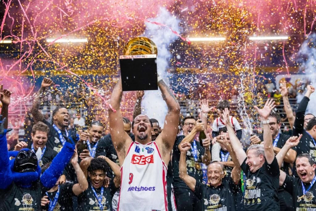 com-titulo,-franca-se-torna-primeiro-pentacampeao-seguido-do-nbb