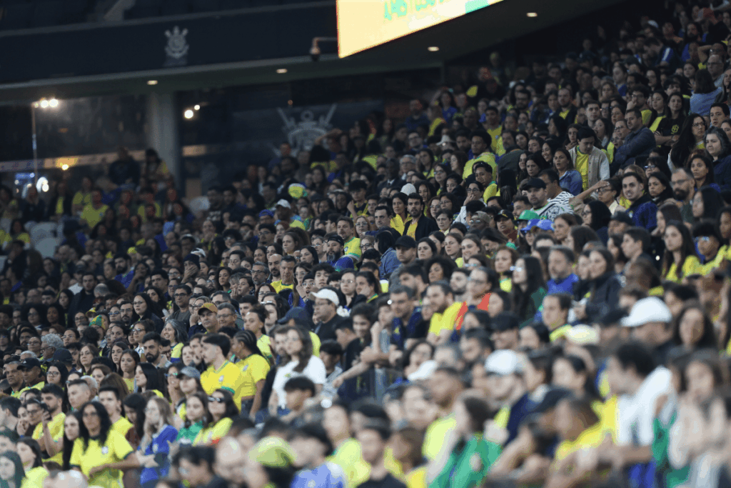 torcida-do-brasil-impressiona-treinadora-dos-estados-unidos;-confira