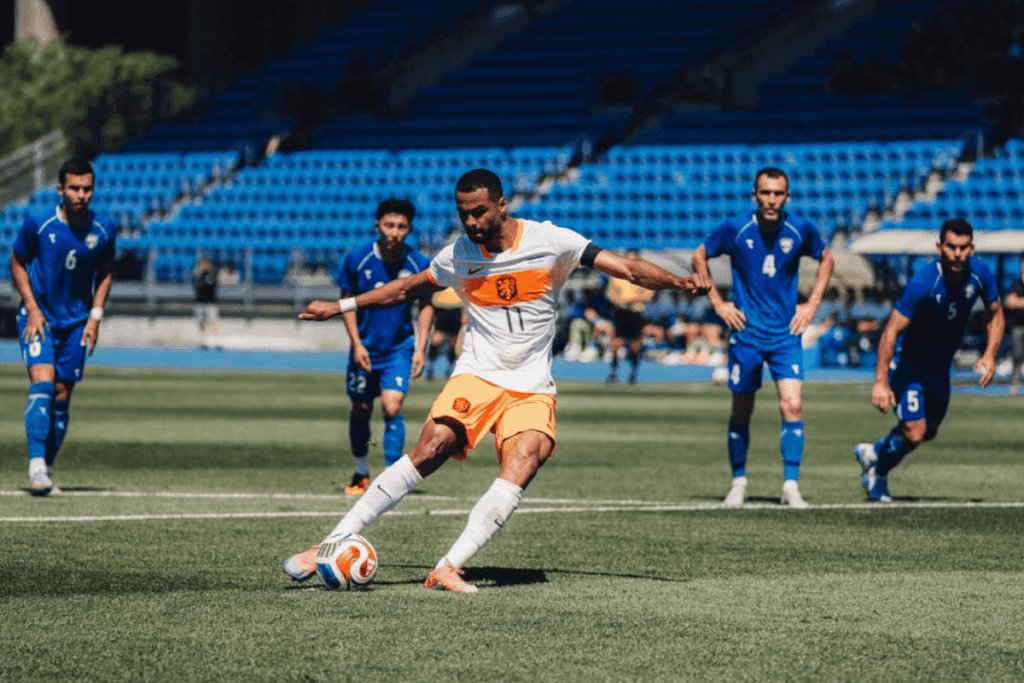 sem-depay,-holanda-vence-uzbequistao-em-compromisso-pre-copa-do-mundo