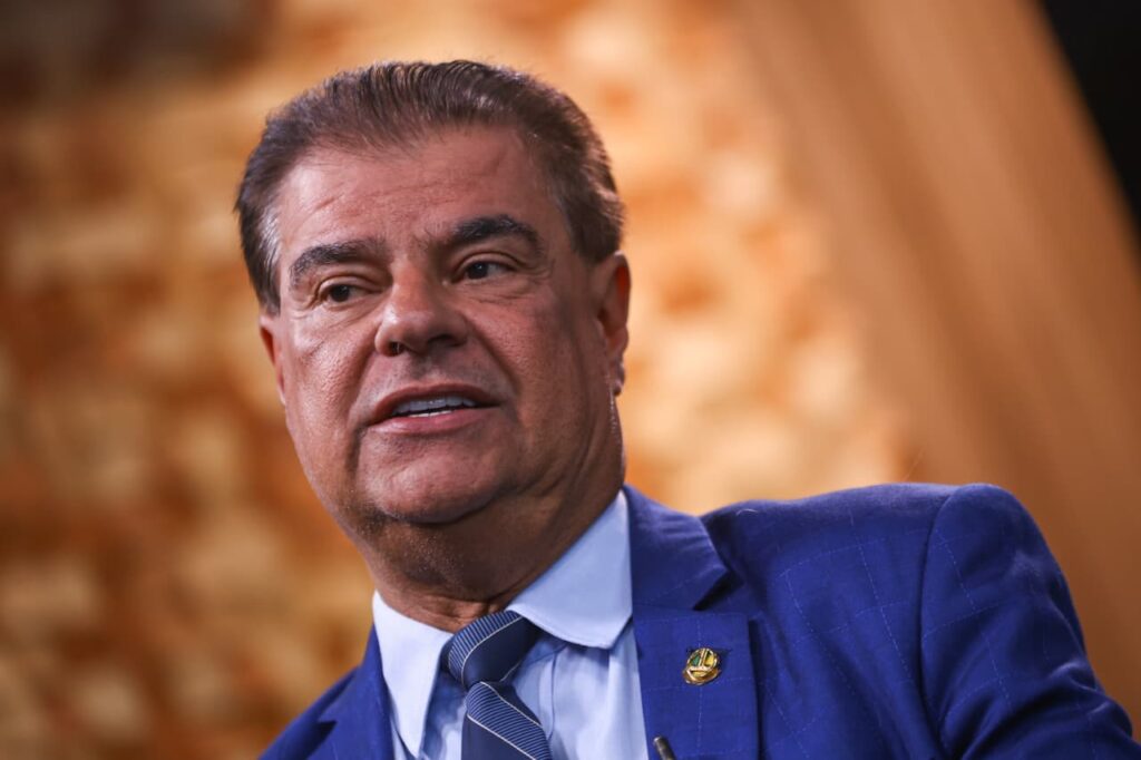 senador-alerta-que-pcc-e-cv-podem-ser-atalho-dos-eua-para-terras-raras.-video