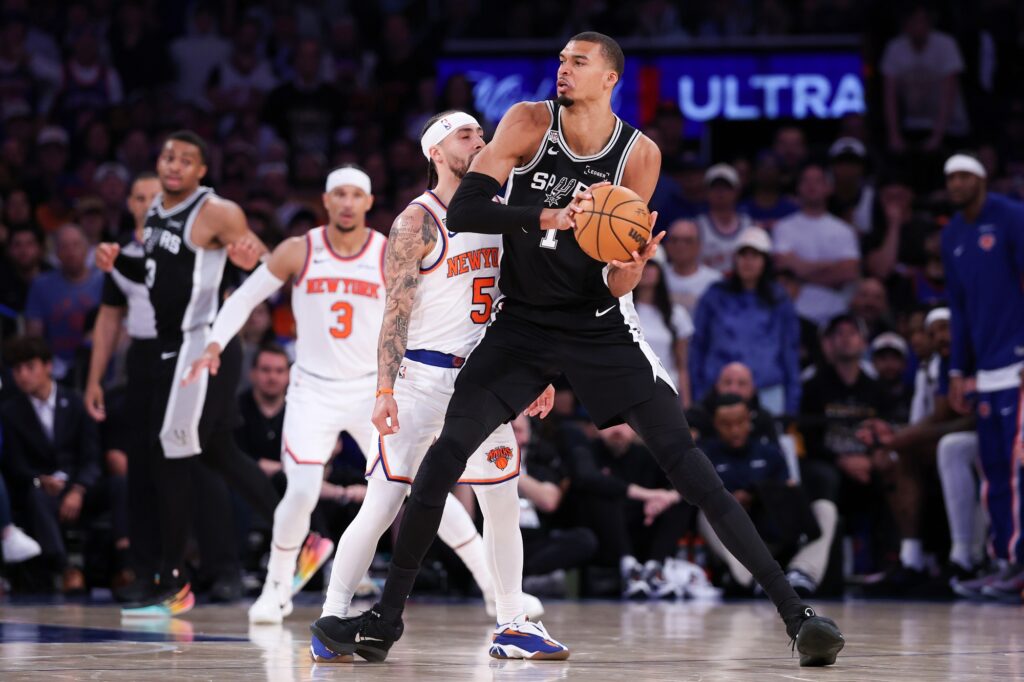 nba:-com-show-de-wembanyama,-san-antonio-spurs-vence-jogo-3-das-finais