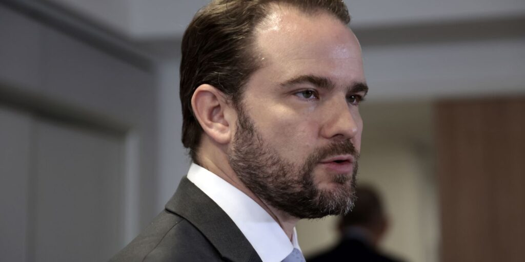 Novo Desenrola já beneficiou 6 milhões de pessoas, diz Dario Durigan novo-desenrola-ja-beneficiou-6-milhoes-de-pessoas,-diz-dario-durigan