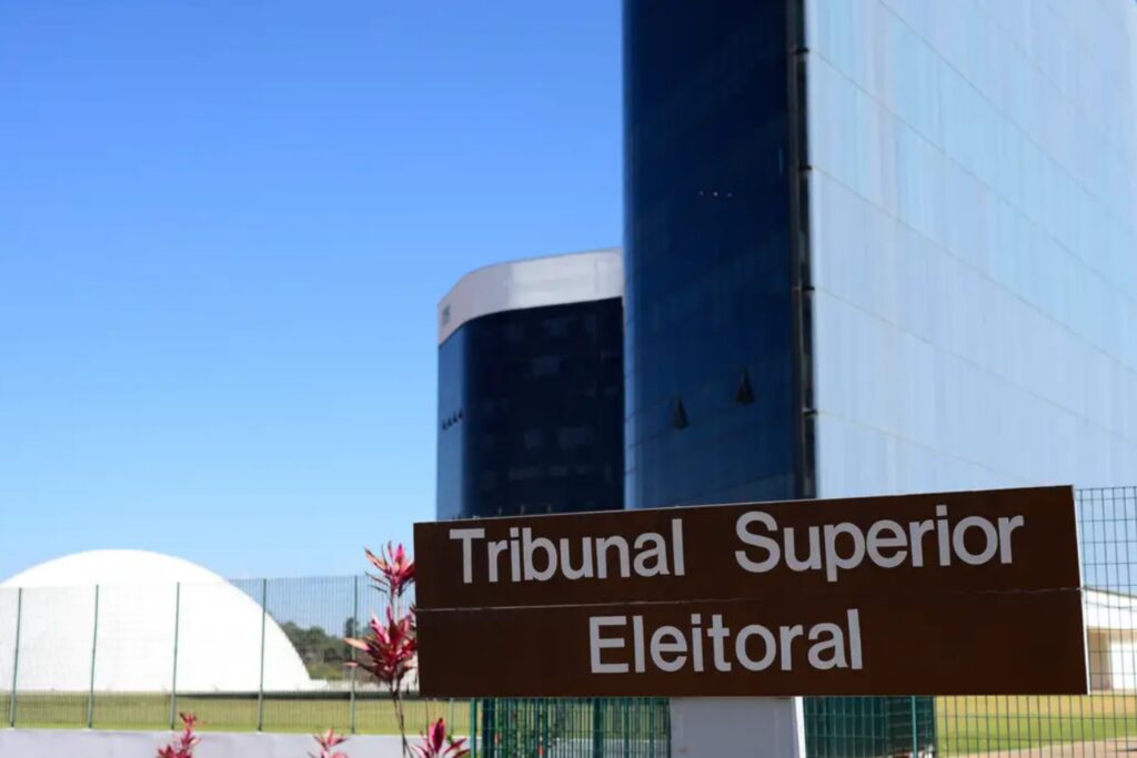 tse-julga-decisao-que-suspendeu-pesquisa-desfavoravel-para-flavio.-siga-no-youtube