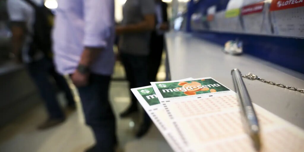 Mega-Sena acumula e prêmio principal vai para R$ 8 milhões mega-sena-acumula-e-premio-principal-vai-para-r$-8-milhoes