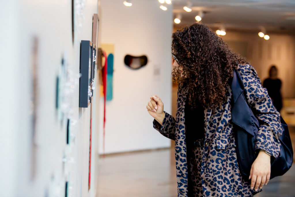 o-guia-definitivo-para-visitar-a-mostra-constelacoes-contemporaneas