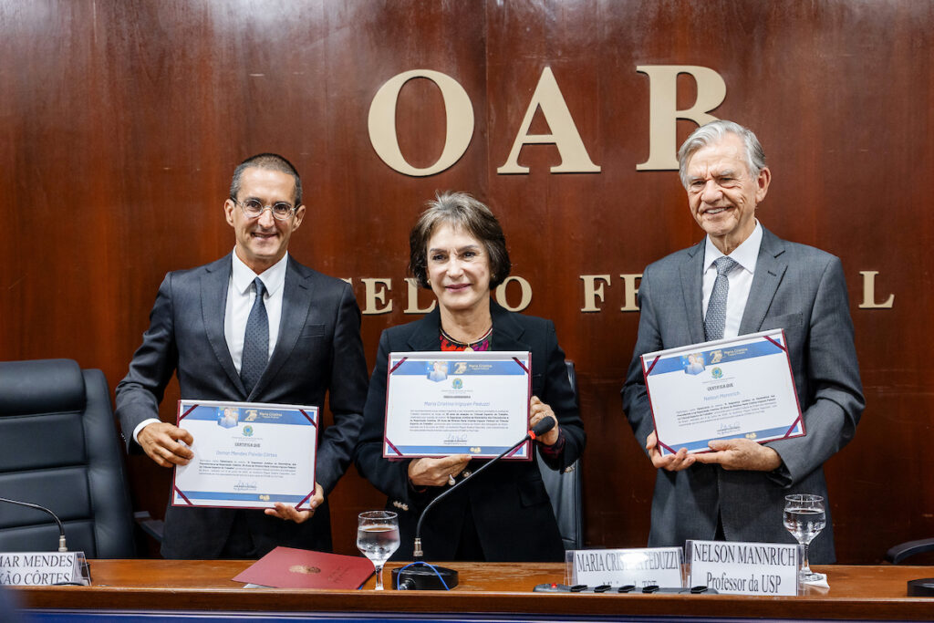 na-oab,-maria-cristina-peduzzi-recebe-homenagem-pelos-25-anos-no-tst
