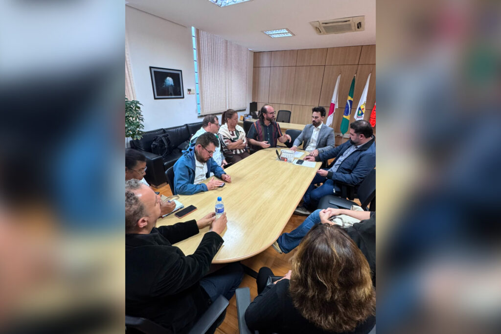 bh:-medicos-da-rede-publica-fazem-paralisacao-de-24h-e-ameacam-greve