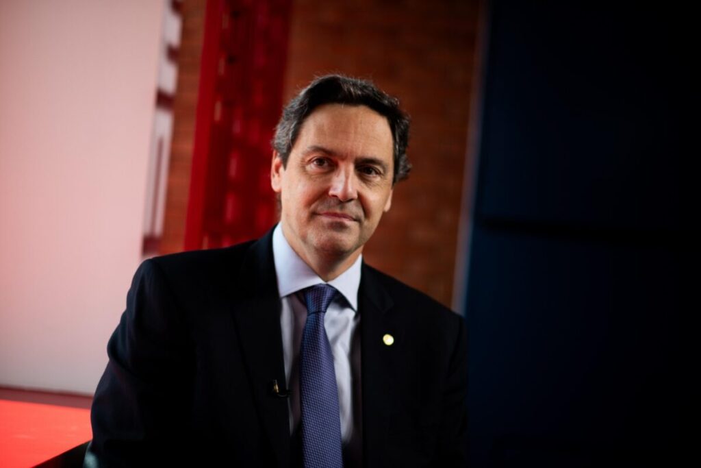 deputado-e-alvo-de-denuncia-a-pgr-por-racismo-religioso-em-projeto