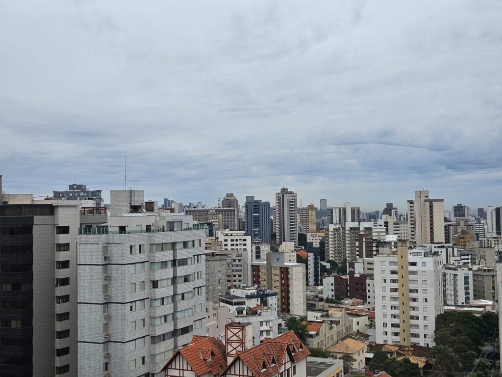 apos-onda-de-frio,-chuva-deve-atingir-bh-na-estreia-do-brasil-na-copa