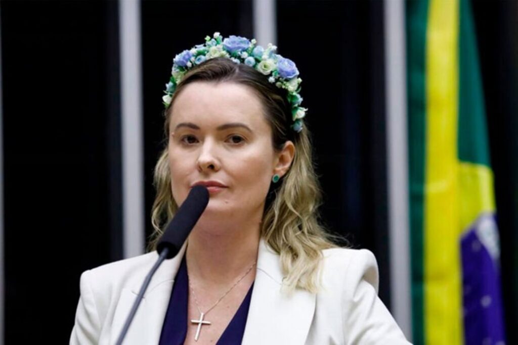 eduardo-bolsonaro-apoia-deputada-do-pl-para-vice-de-flavio:-“a-altura”