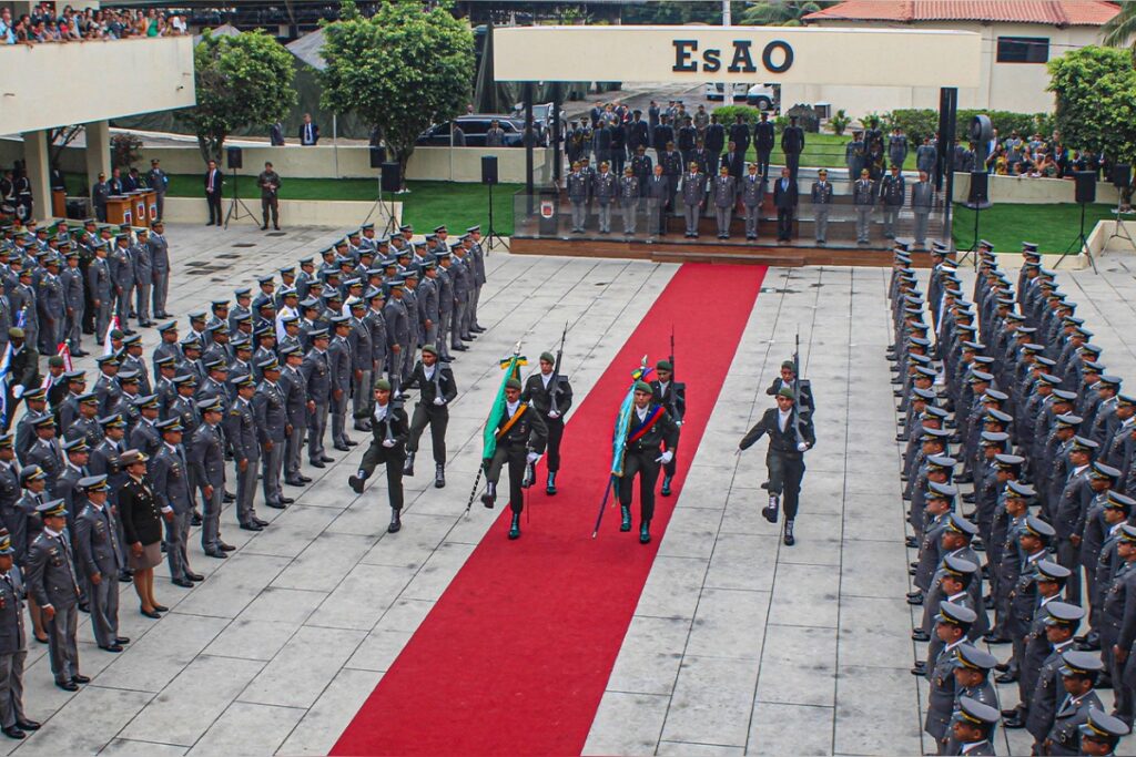 capitao-do-exercito-e-condenado-por-inventar-entrevistas-em-tcc