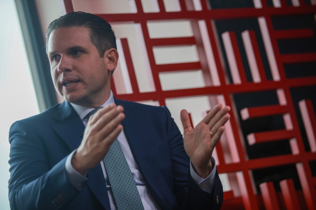 motta-diz-que-votara-projeto-da-6×1-na-terca-e-nega-acordo-com-governo