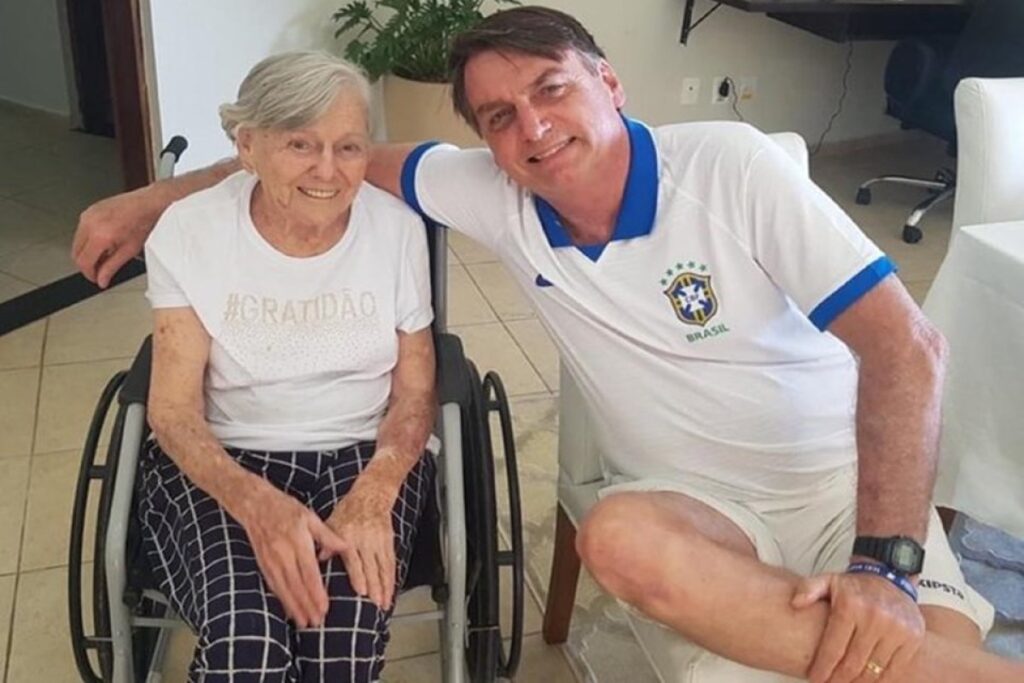 pt-propoe-revogar-nome-de-mae-de-bolsonaro-em-viaduto-de-sp
