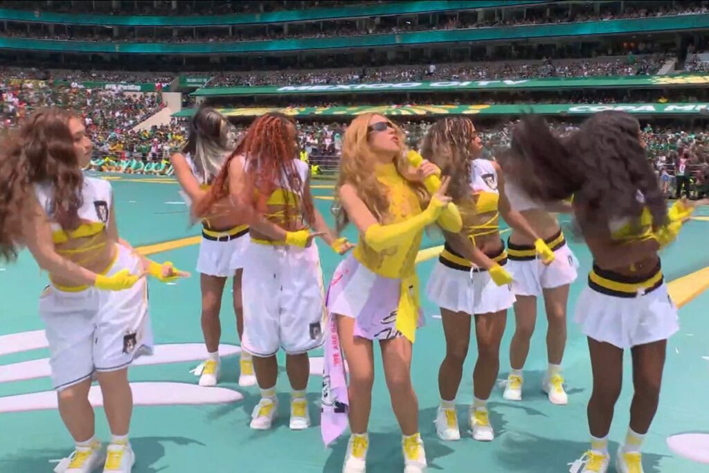 shakira-leva-fas-a-loucura-na-abertura-da-copa-do-mundo