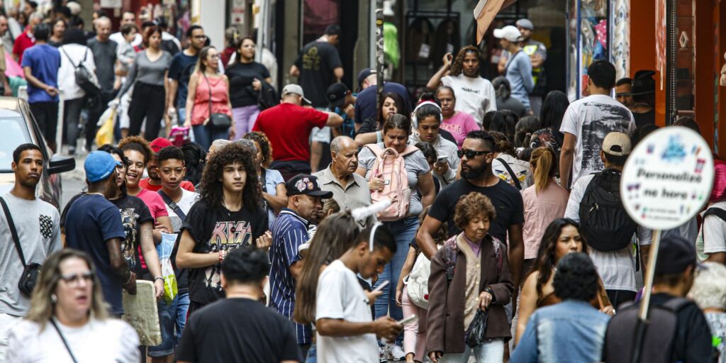 Salários diminuem pobreza em 22 regiões metropolitanas salarios-diminuem-pobreza-em-22-regioes-metropolitanas