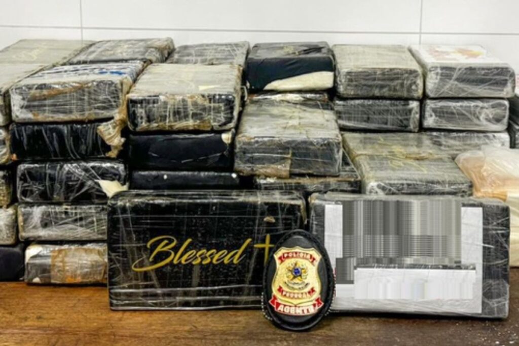 funcionario-de-aeroporto-e-preso-ao-tentar-despachar-mala-de-cocaina