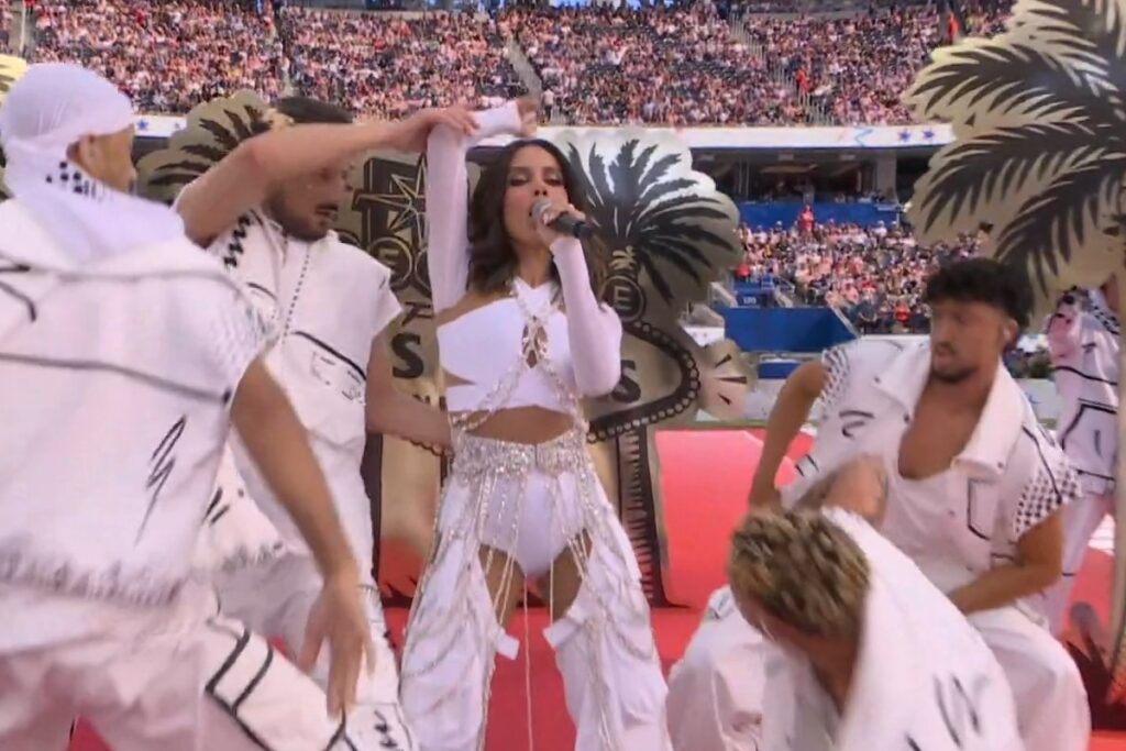 Show de Anitta na abertura da Copa do Mundo decepciona web. Veja como foi show-de-anitta-na-abertura-da-copa-do-mundo-decepciona-web.-veja-como-foi