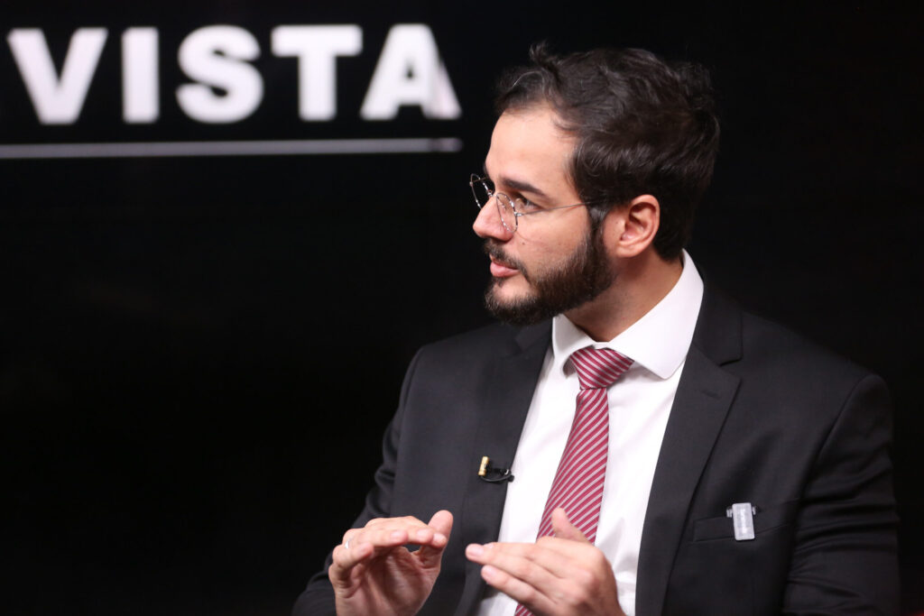 tulio-gadelha-critica-joao-campos-e-sai-em-defesa-de-raquel-lyra