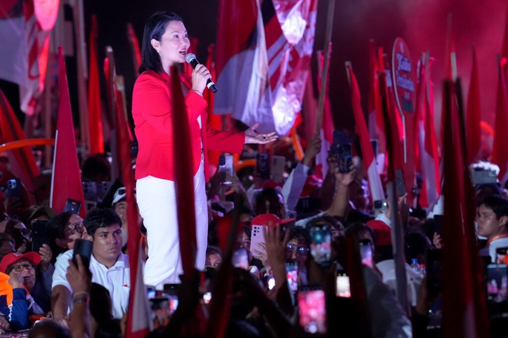 eleicoes-peru:-keiko-abre-vantagem-com-17-mil-votos-sobre-sanchez