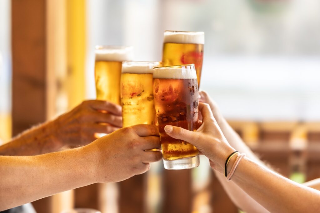 voce-pagaria?-cerveja-e-vendida-a-quase-r$-100-em-estadio-da-copa