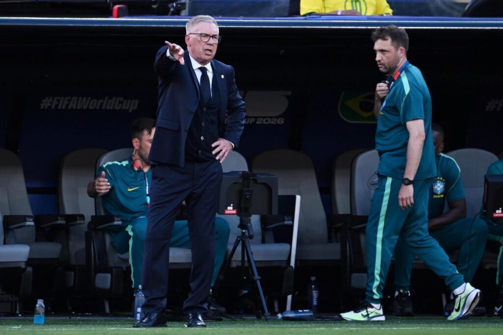 Carlo Ancelotti sai irritado após empate do Brasil na Copa do Mundo carlo-ancelotti-sai-irritado-apos-empate-do-brasil-na-copa-do-mundo