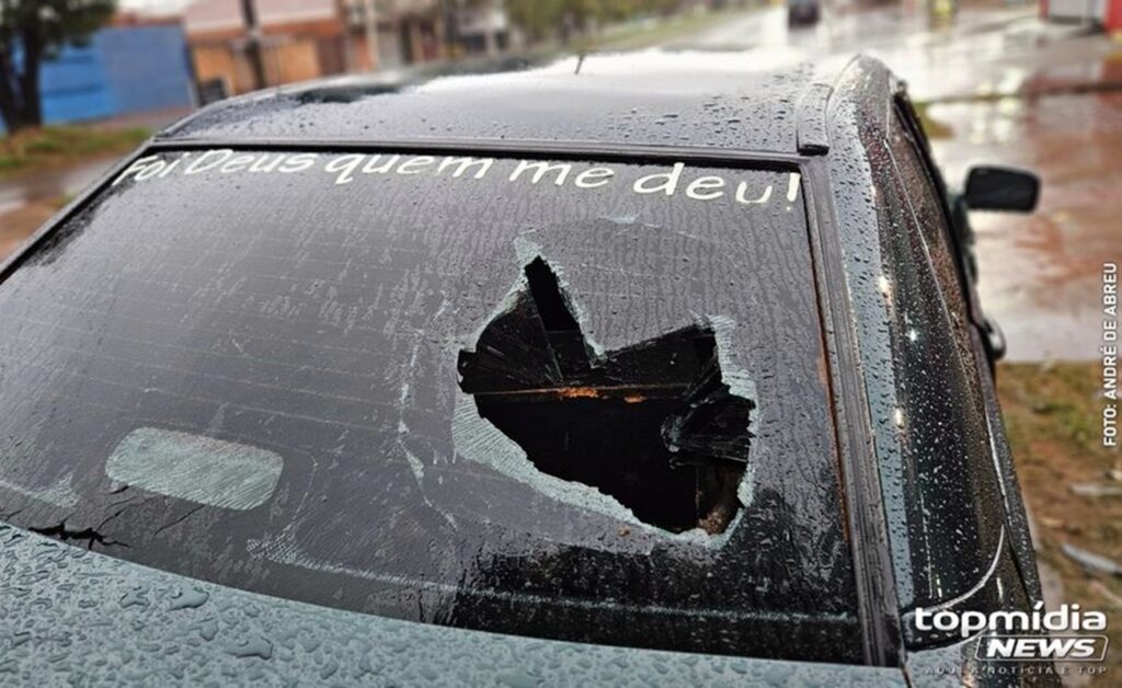 carro-de-homem-que-matou-apos-batida-de-transito-tinha-frase-religiosa