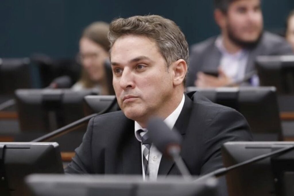 Ex-petista é indiciado por ameaça de morte a deputado bolsonarista ex-petista-e-indiciado-por-ameaca-de-morte-a-deputado-bolsonarista