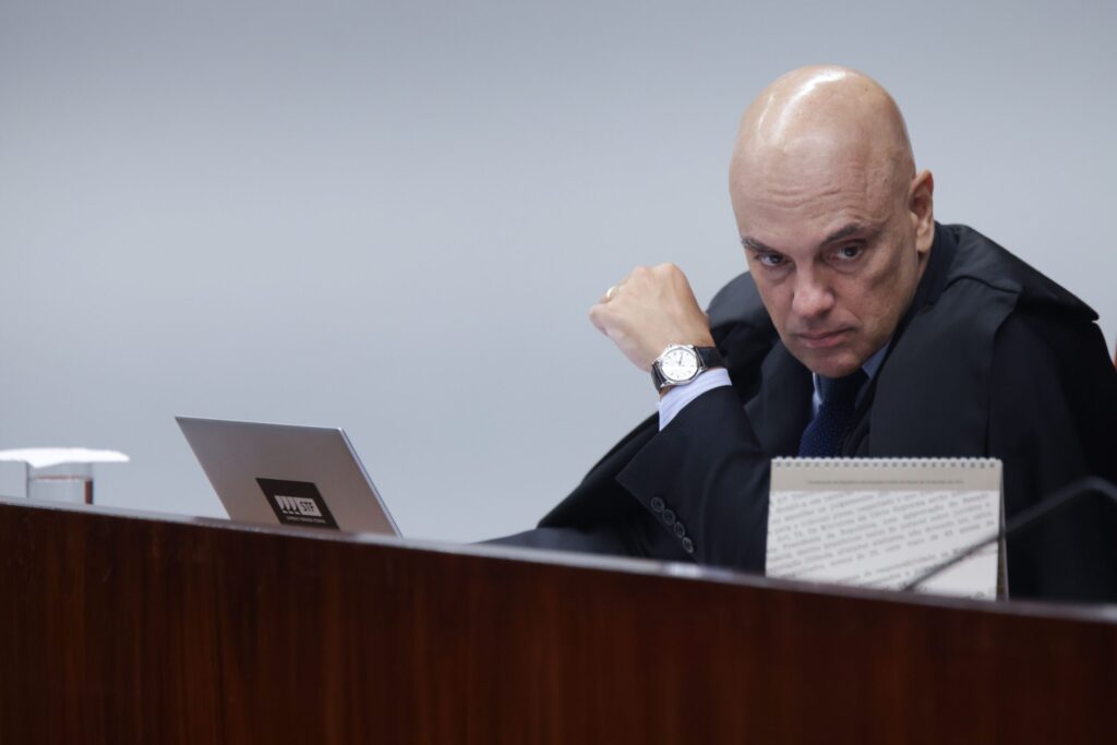 moraes-nega-pedido-da-dpu-para-adiar-julgamento-de-eduardo-bolsonaro