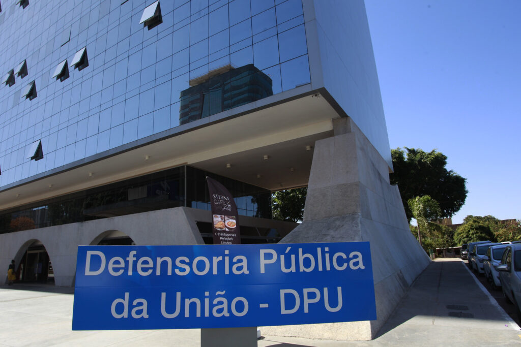 dpu-realiza-mutirao-de-atendimento-em-estacao-do-metro-na-asa-sul