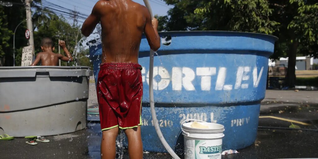 Quase metade das crianças do mundo está exposta a riscos climáticos quase-metade-das-criancas-do-mundo-esta-exposta-a-riscos-climaticos