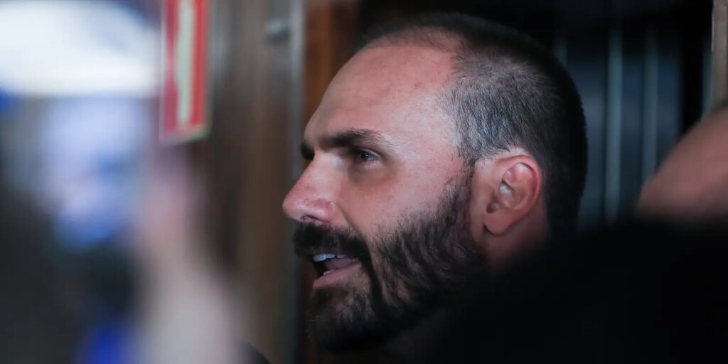 STF decide se Eduardo Bolsonaro será condenado no processo do tarifaço stf-decide-se-eduardo-bolsonaro-sera-condenado-no-processo-do-tarifaco