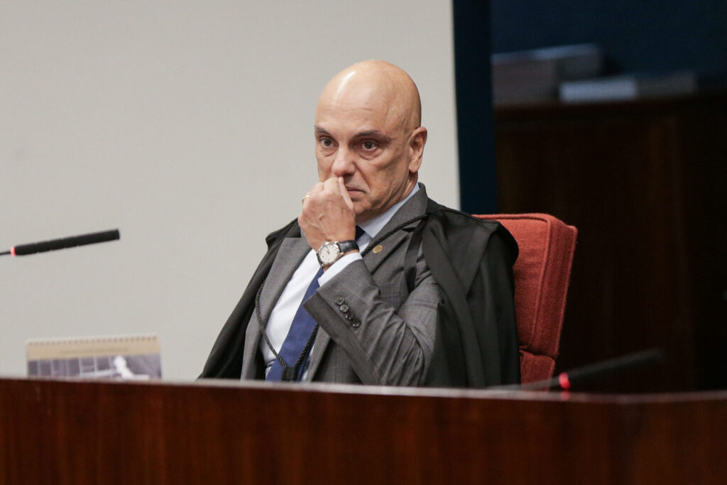 “acao-na-justica-nao-e-palhacada”,-diz-moraes-em-julgamento-de-eduardo
