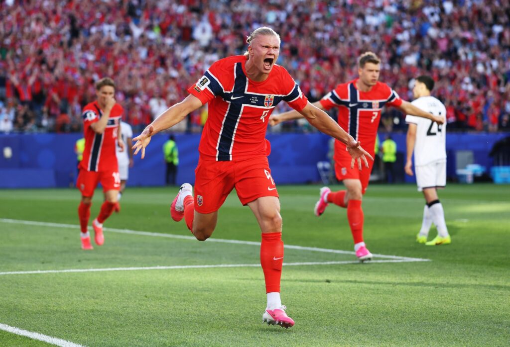 haaland-abre-o-placar-da-noruega-e-marca-seu-primeiro-gol-em-copas-do-mundo