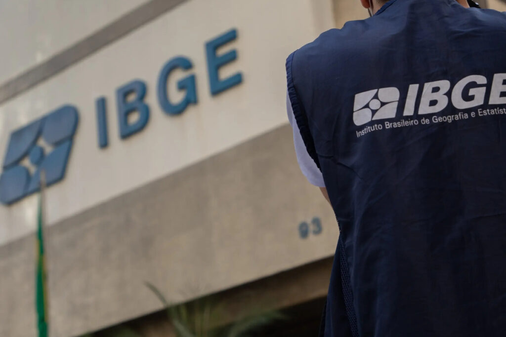 ibge-abre-processo-seletivo-com-8-mil-vagas-e-salarios-ate-r$-4-mil