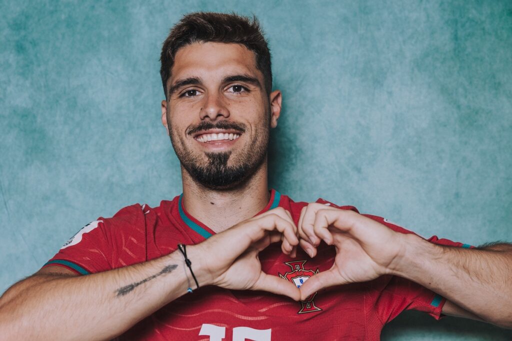 pedro-neto:-craque-de-portugal-e-eleito-o-mais-bonito-da-copa-pela-web