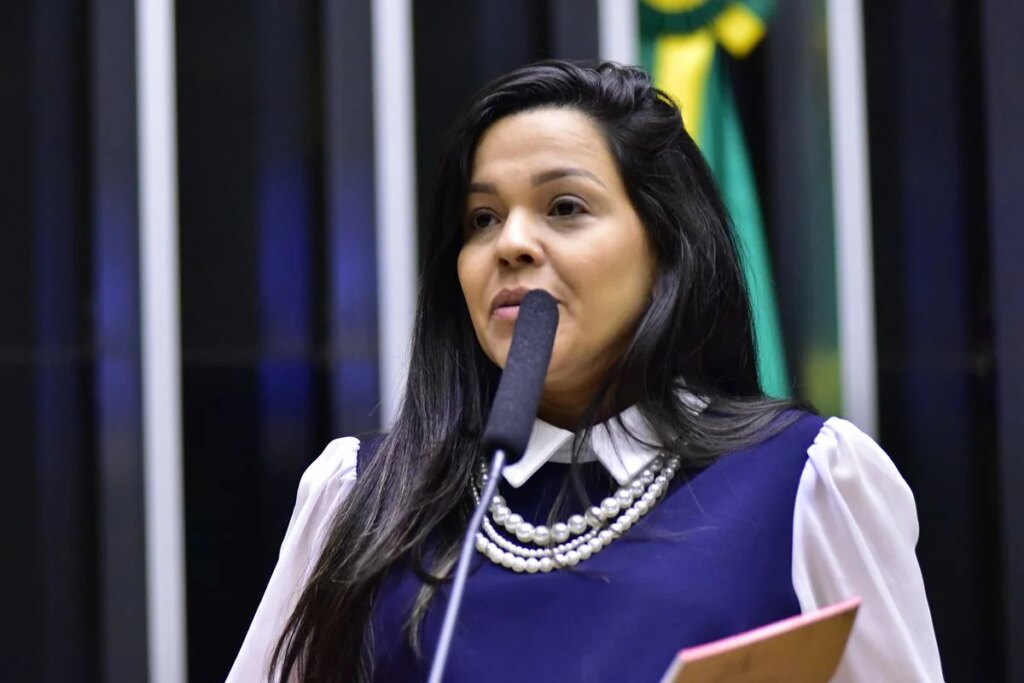 Bispo de Bolsonaro cita Júlia, mas defende vereadora na vice de Flávio bispo-de-bolsonaro-cita-julia,-mas-defende-vereadora-na-vice-de-flavio