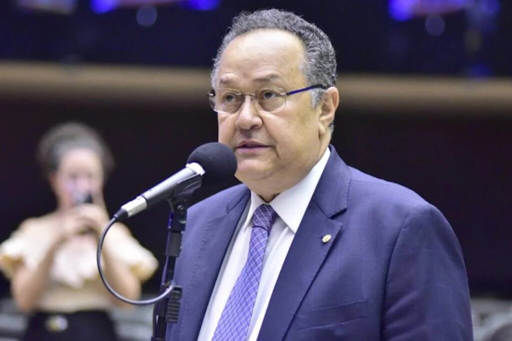 cidades-contratam-firma-familiar-de-silas-camara-apos-receber-emendas