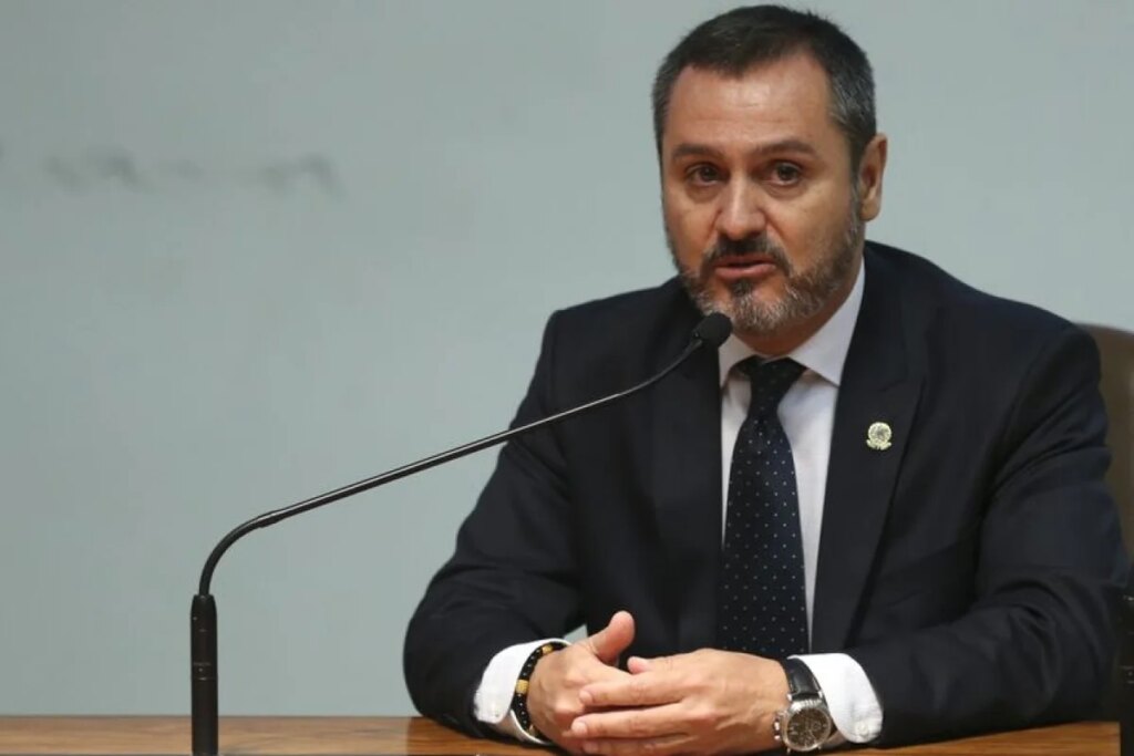 Chefe da PF esteve com Lula horas antes da operação contra Wagner chefe-da-pf-esteve-com-lula-horas-antes-da-operacao-contra-wagner